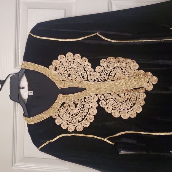 Elegant Black and Gold Embroidered Dress - Picture 2 of 10